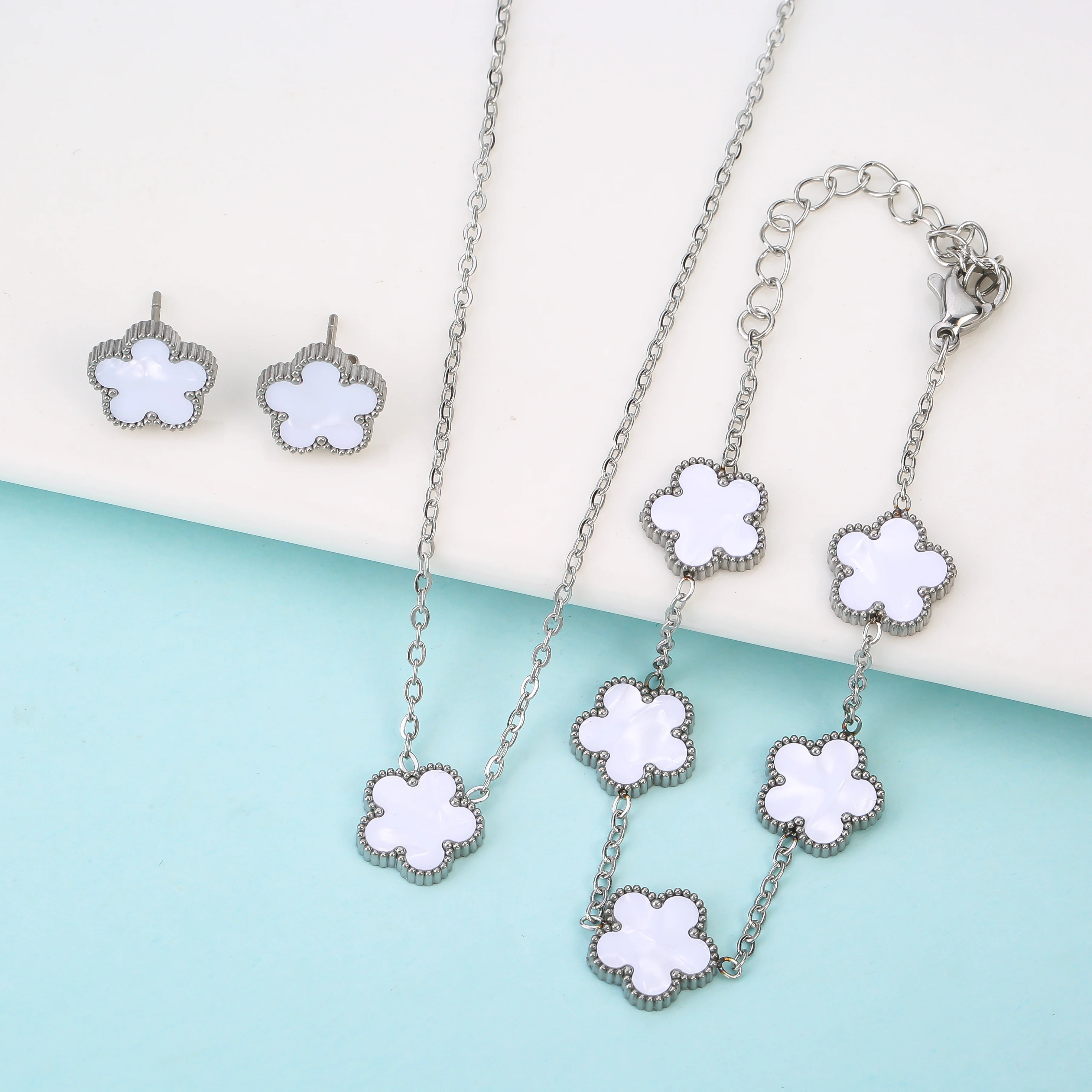 Minimalist "Five-Leaf" Clover Jewelry Set