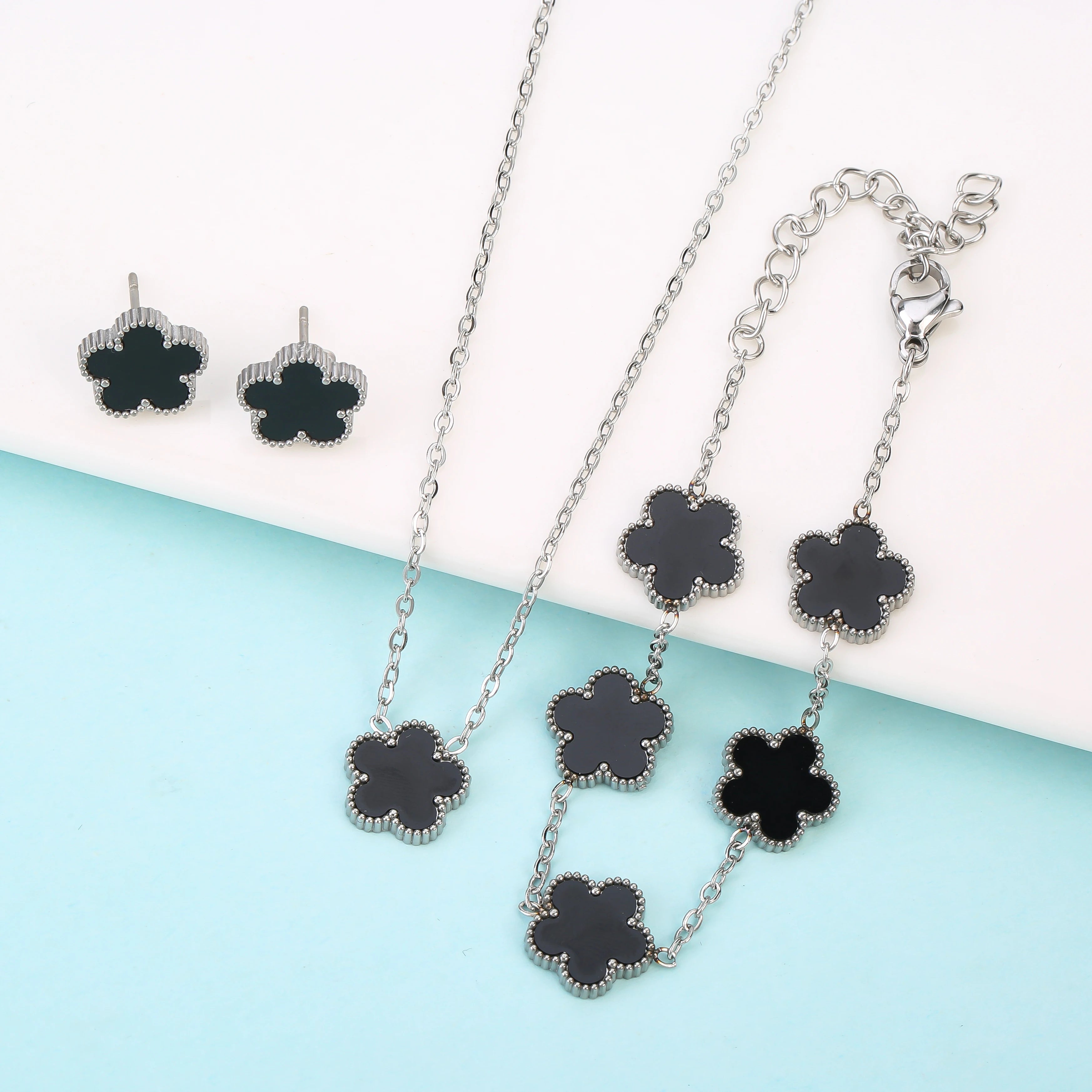 Minimalist "Five-Leaf" Clover Jewelry Set